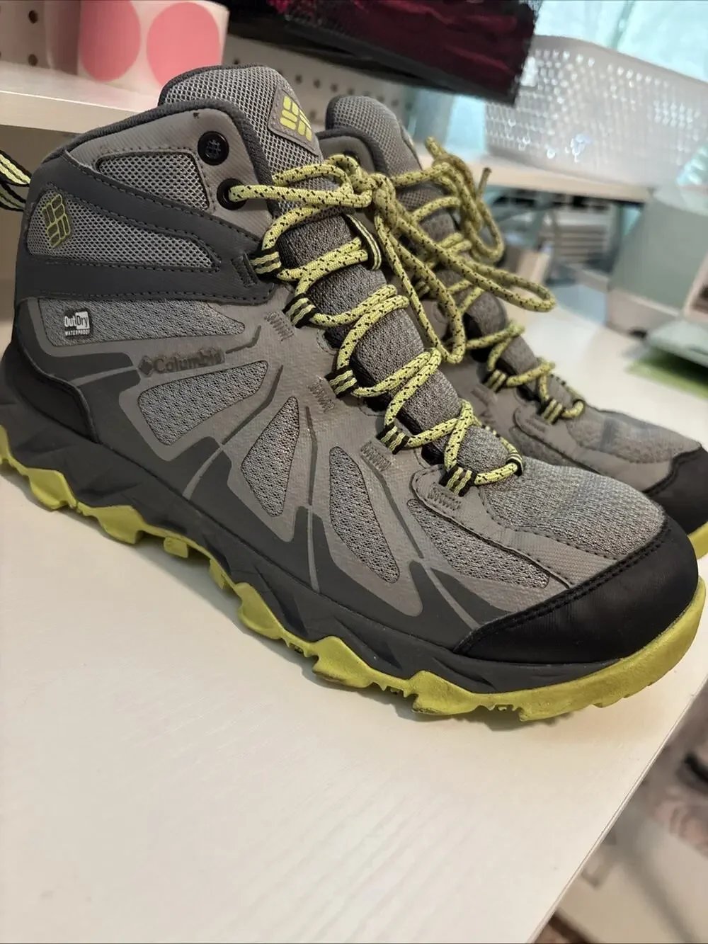 Columbia M Grove Heights Mid Outdry women / Men hiking boots 7 Lightweight Comfy